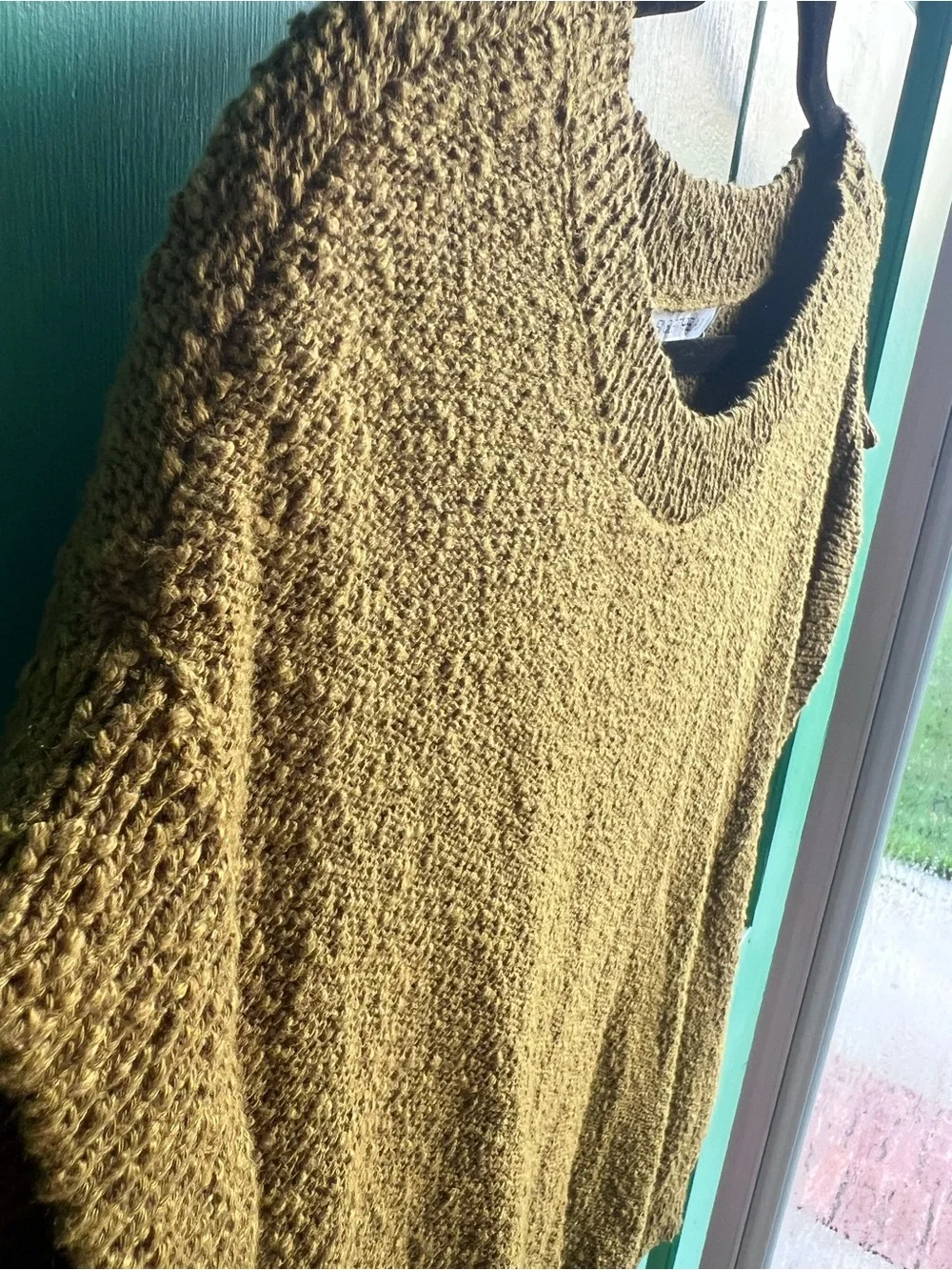Single Thread Relaxed Knit Women's short Sweater - Olive -Small